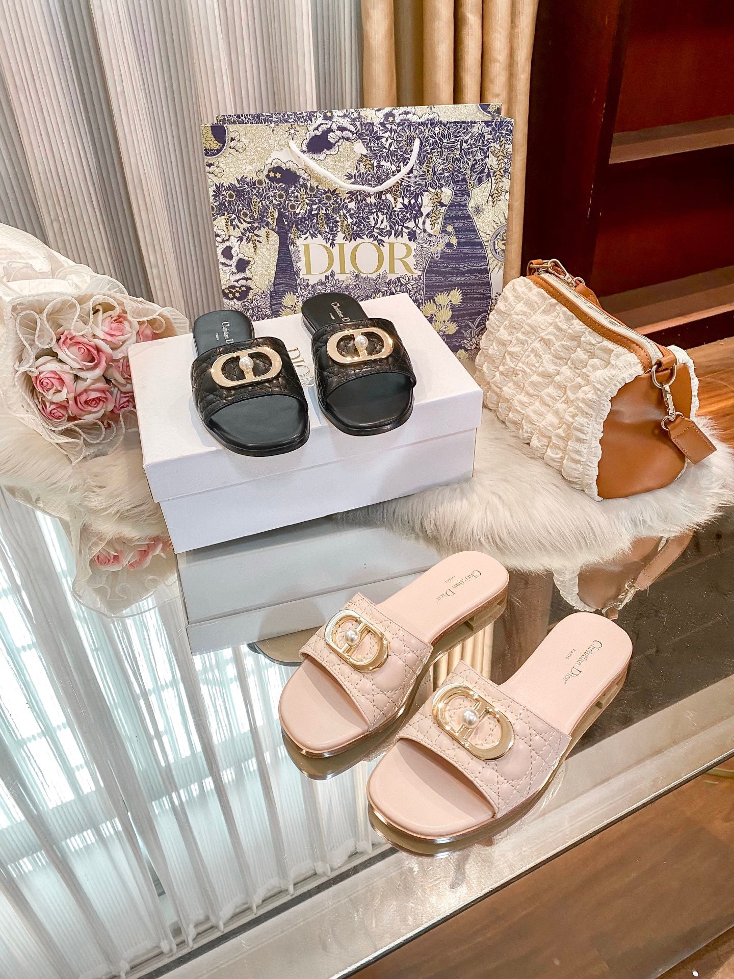 High-end diamond-quilted single-strap flat slides with pearl rings-s2 mysite