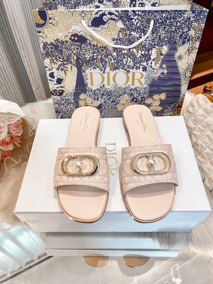 High-end diamond-quilted single-strap flat slides with pearl rings-s2 mysite