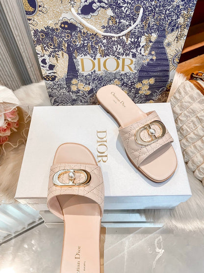 High-end diamond-quilted single-strap flat slides with pearl rings-s2 mysite