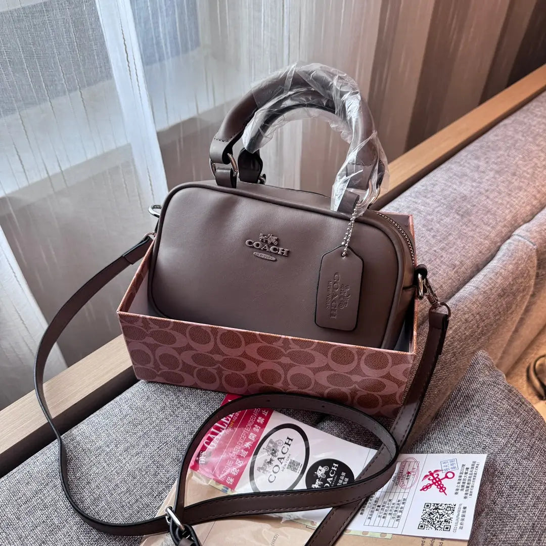 Elegant Leather Handbag: A Touch of Light Luxury-18 mysite