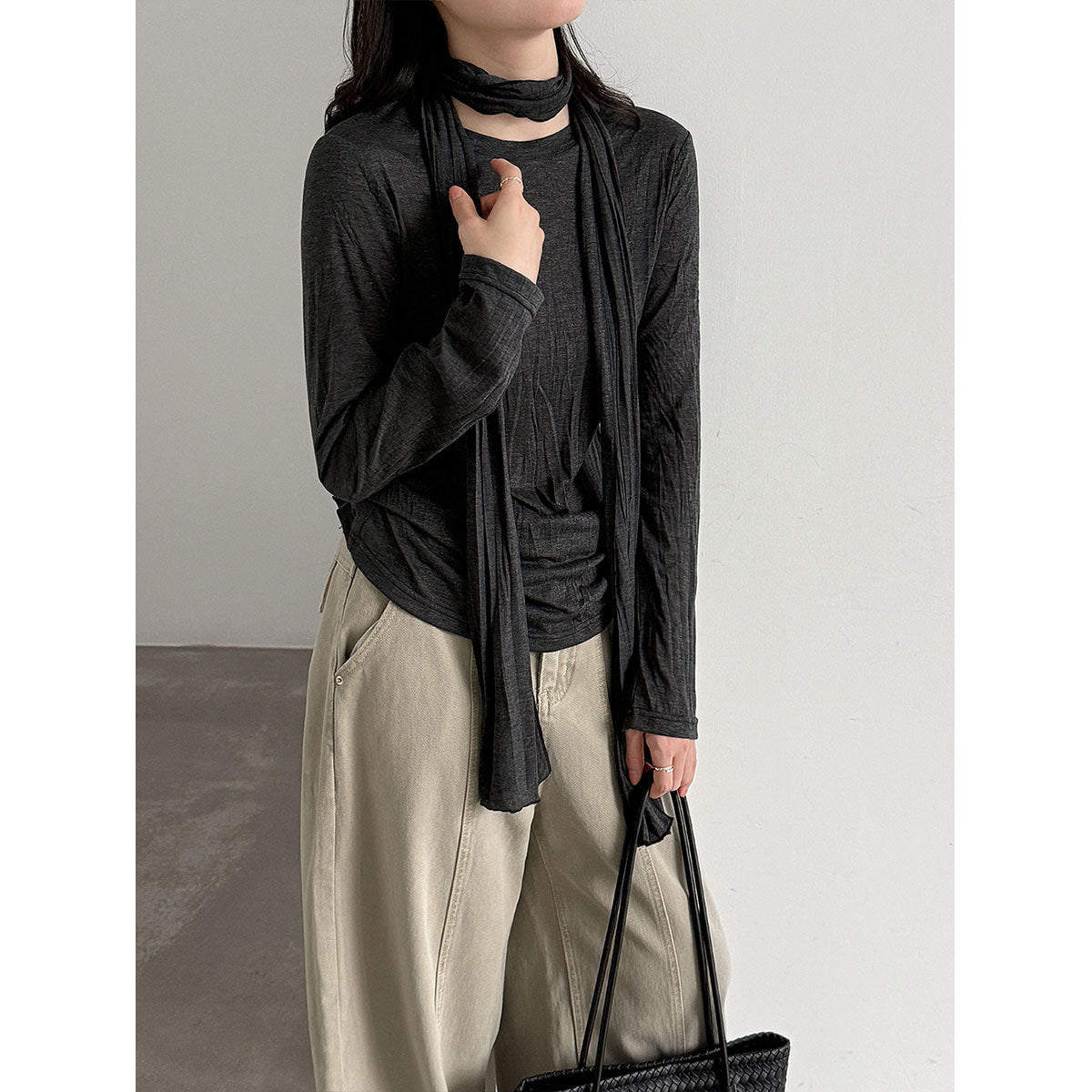 Soft long-sleeve T-shirt for women, autumn new style, slimming pleated TENCEL blend undershirt with scarf pairing