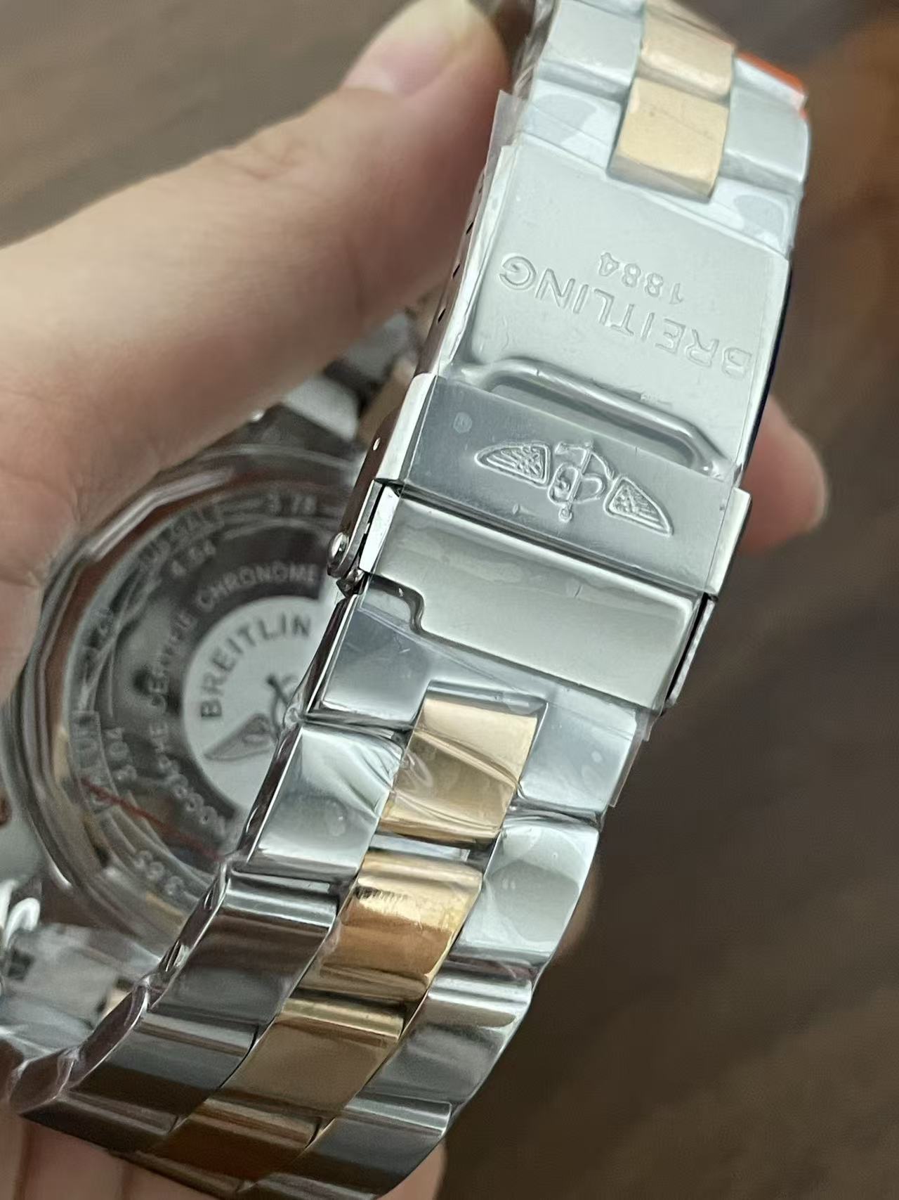 Replica AVENGER B01 Stainless Steel Quartz Movement Watch 46mm UB01821A1B1U1