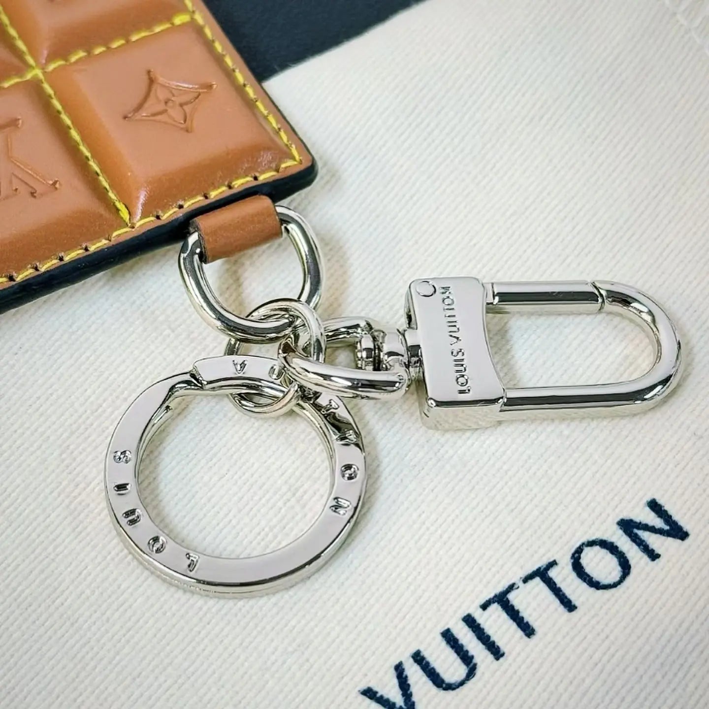 Quilted Chocolate-Style Leather Keychain-s2 mysite