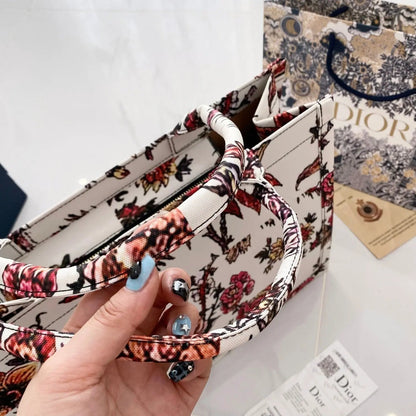 Chic & Refined: Light Luxury Leather Handbag-18 mysite