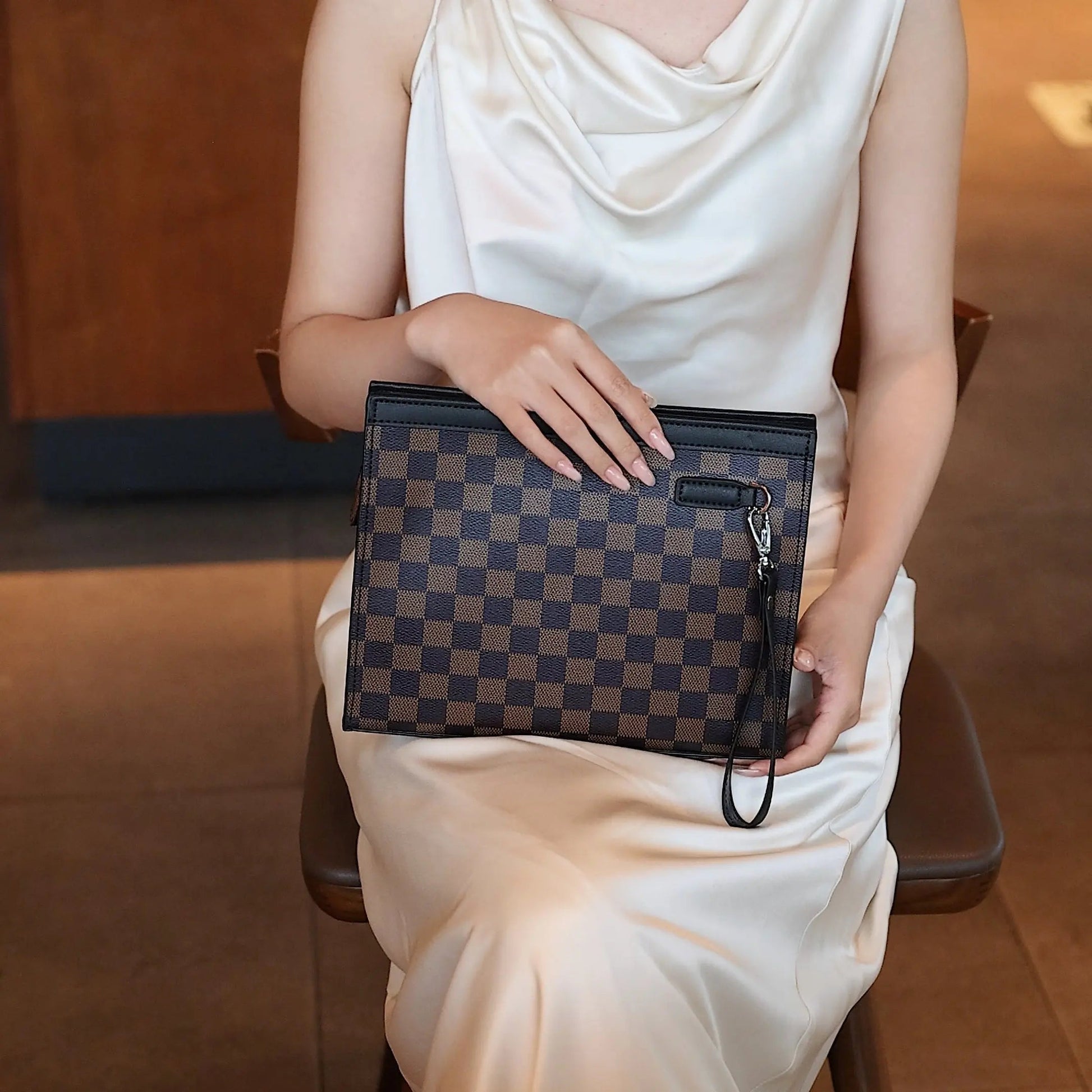 Vintage Check Leather Clutch-18 mysite