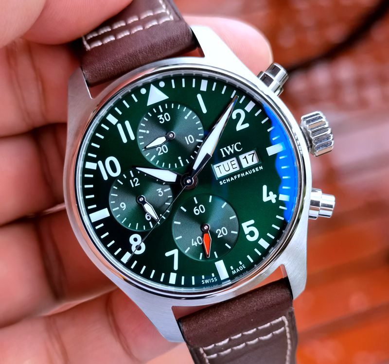 Replica Pilot’s Watch Chronograph, Ref. IW378001 (Stainless Steel Case, Black Dial, Black Leather Strap, 43mm) VK63 Quartz Movement