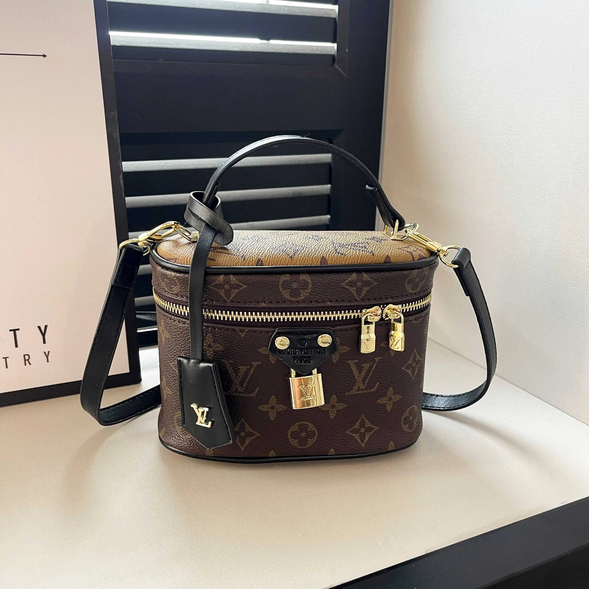 Vintage-Inspired Box hand bag – Elegant Monogram Tote Box-18 mysite