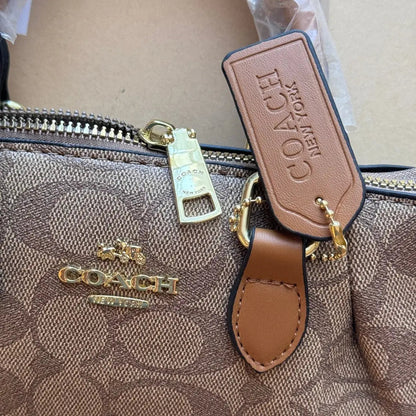 Crafted to Perfection: Leather Hand Bag with a Luxe Touch-18 mysite