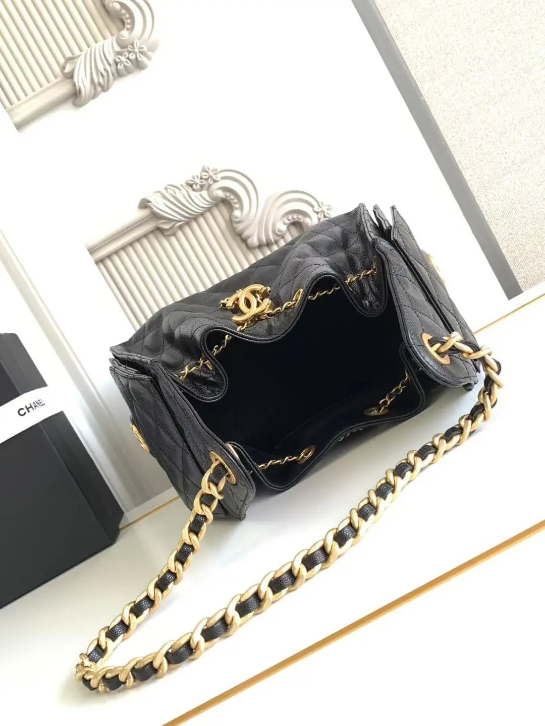 25 Small Handbag Grained Calfskin & Gold-Tone Metal Bag-18 mysite