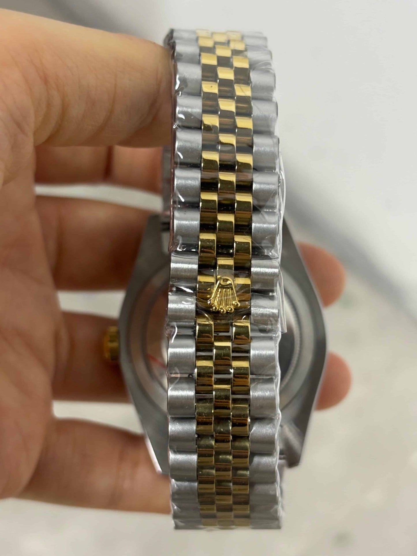 Replica Automatic Watch for Men and Women R238