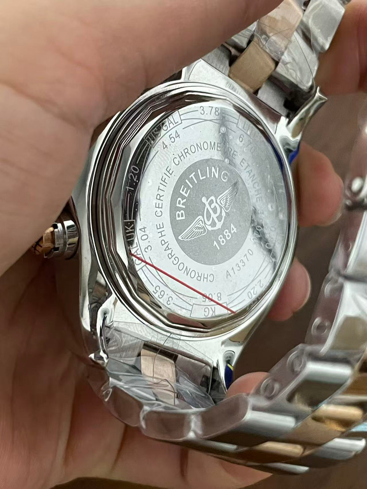 Replica AVENGER B01 Stainless Steel Quartz Movement Watch 46mm UB01821A1B1U1