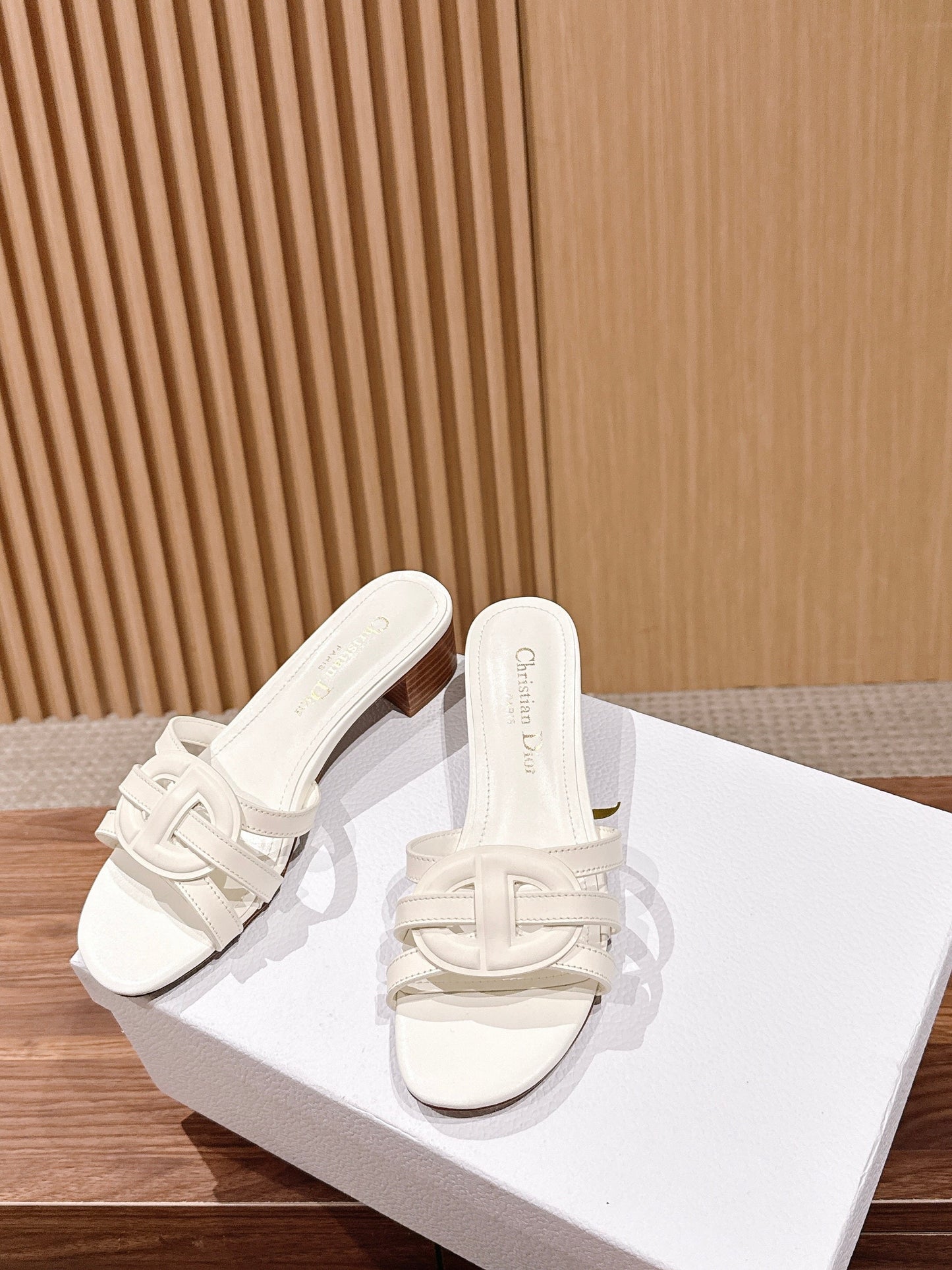 DIOR 26S HEEL SANDALS IN WHITE CALFSKIN STRAPPY mysite