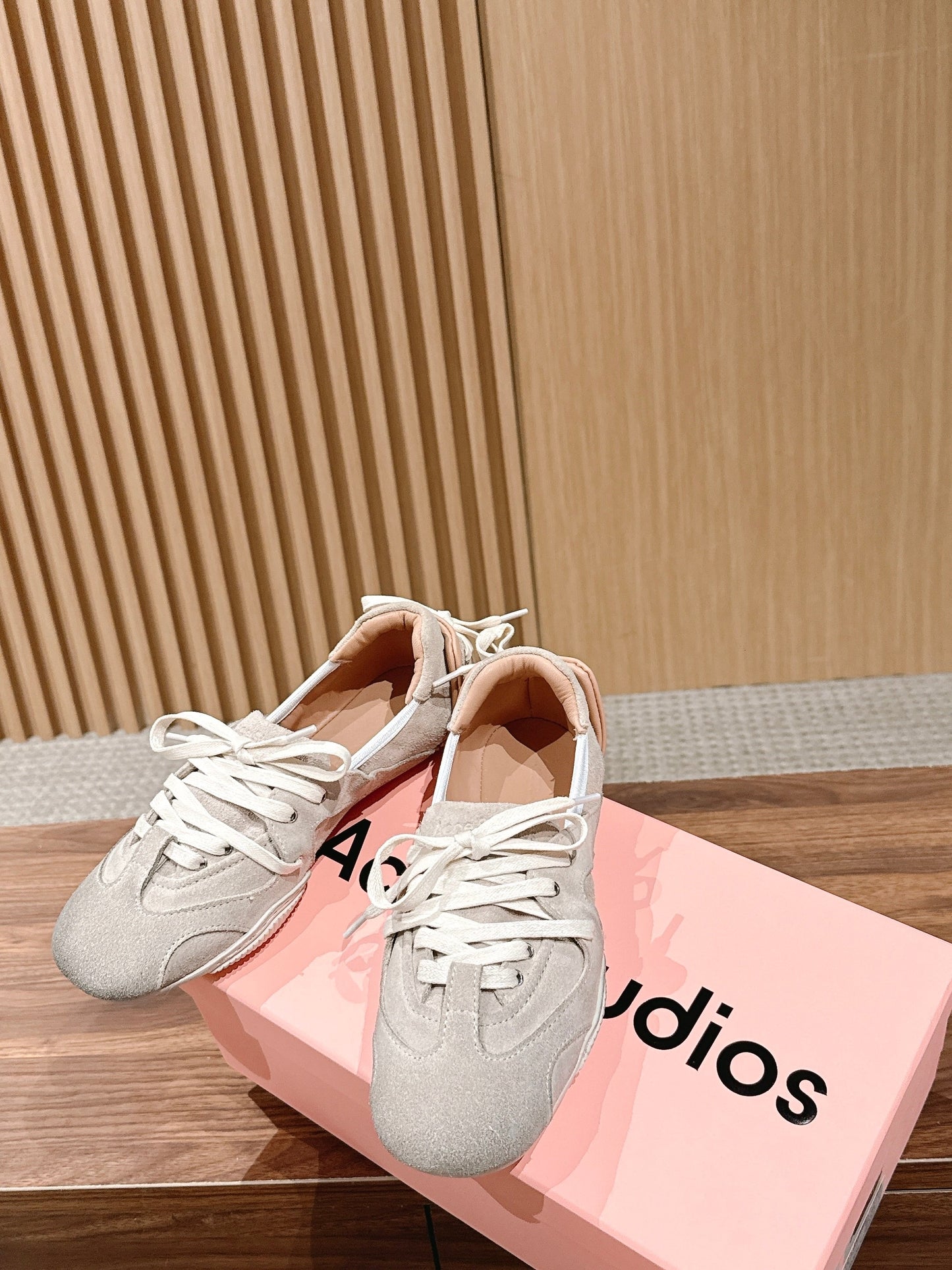 26S LOW TOP SNEAKERS IN LIGHT PINK SUEDE mysite