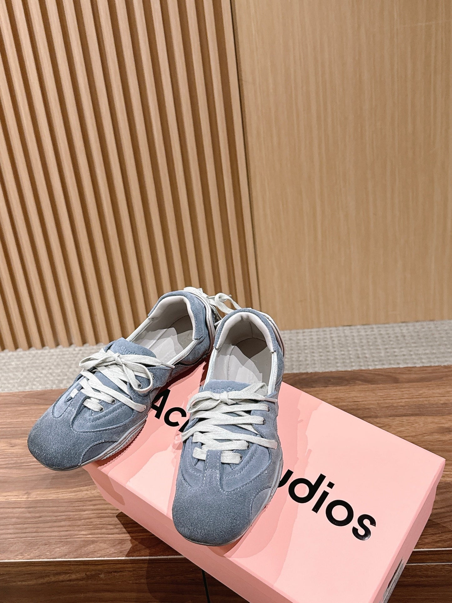 DIOR 26S LOW TOP SNEAKERS IN GREY SUEDE mysite