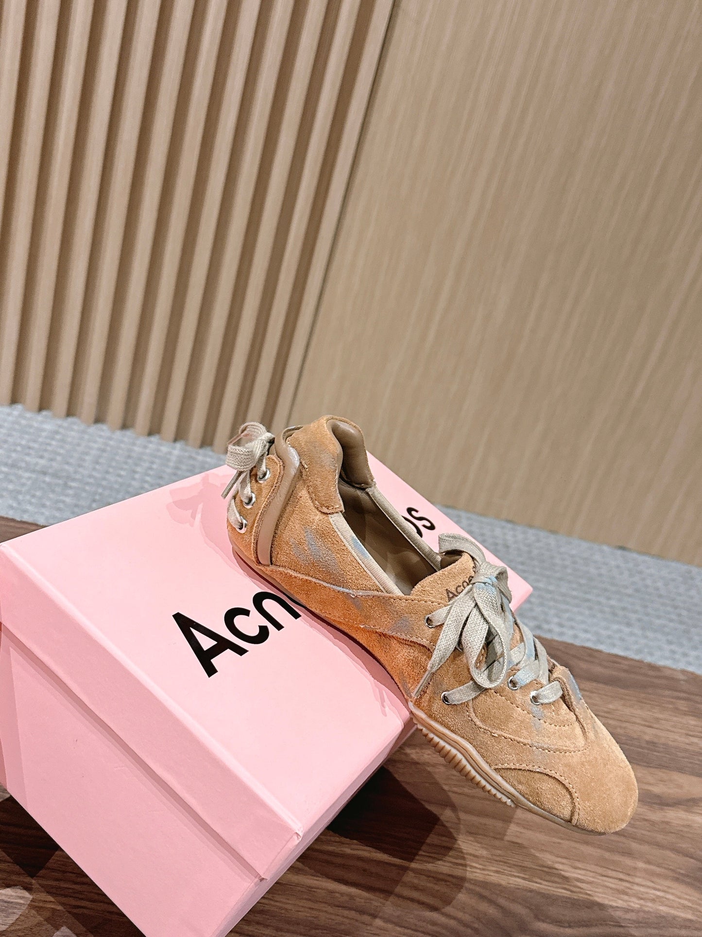 DIOR 26S LOW TOP SNEAKERS IN BEIGE SUEDE WITH LIGHT GREY LACES mysite