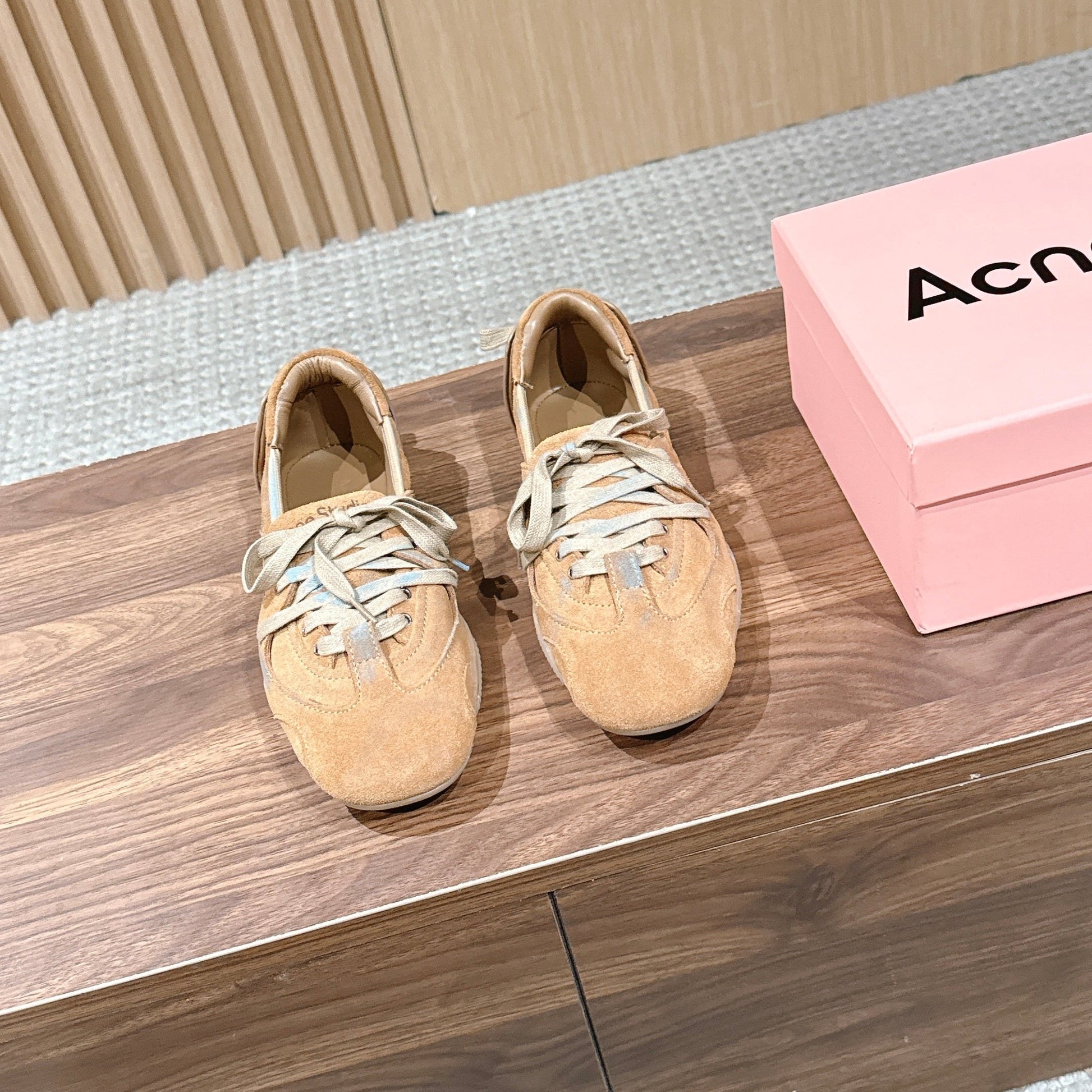 DIOR 26S LOW TOP SNEAKERS IN BEIGE SUEDE WITH LIGHT GREY LACES mysite