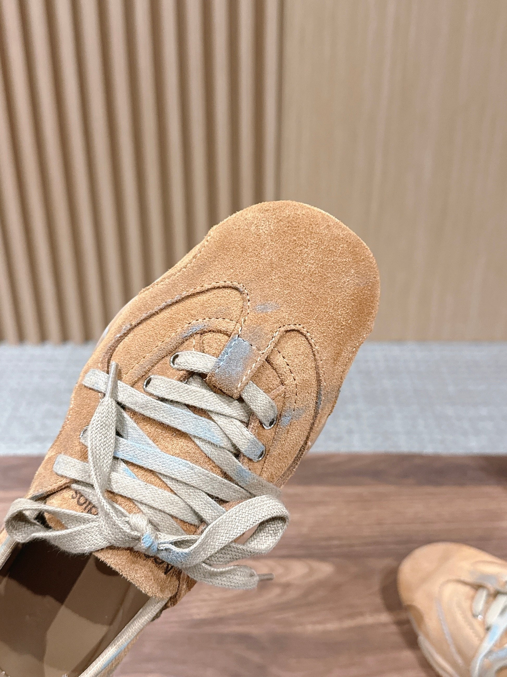 DIOR 26S LOW TOP SNEAKERS IN BEIGE SUEDE WITH LIGHT GREY LACES mysite