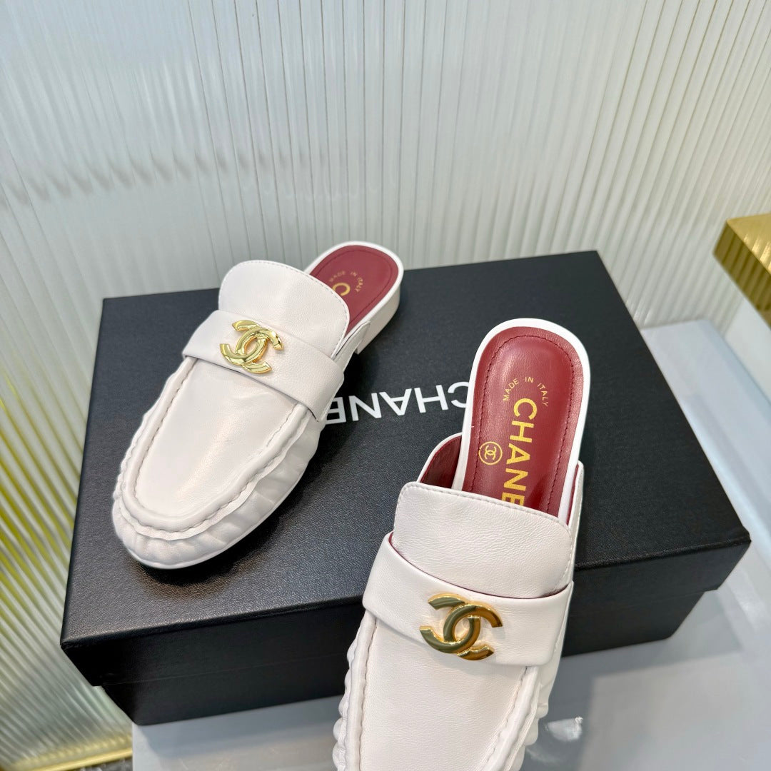 26S LOAFER MULES IN CREAM WHITE CALFSKIN WITH CC LOGO mysite