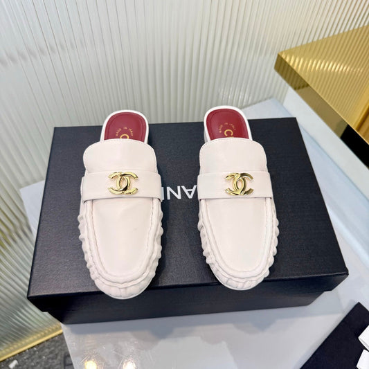 26S LOAFER MULES IN CREAM WHITE CALFSKIN WITH CC LOGO mysite