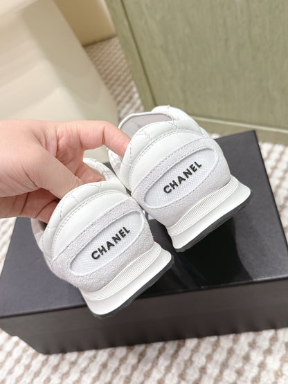 CHANEL 25S SNEAKERS IN WHITE CALFSKIN AND SUEDE mysite