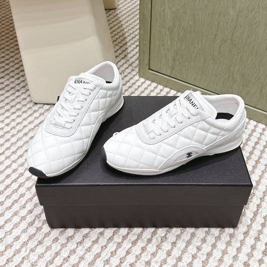 CHANEL 25S SNEAKERS IN WHITE CALFSKIN AND SUEDE mysite
