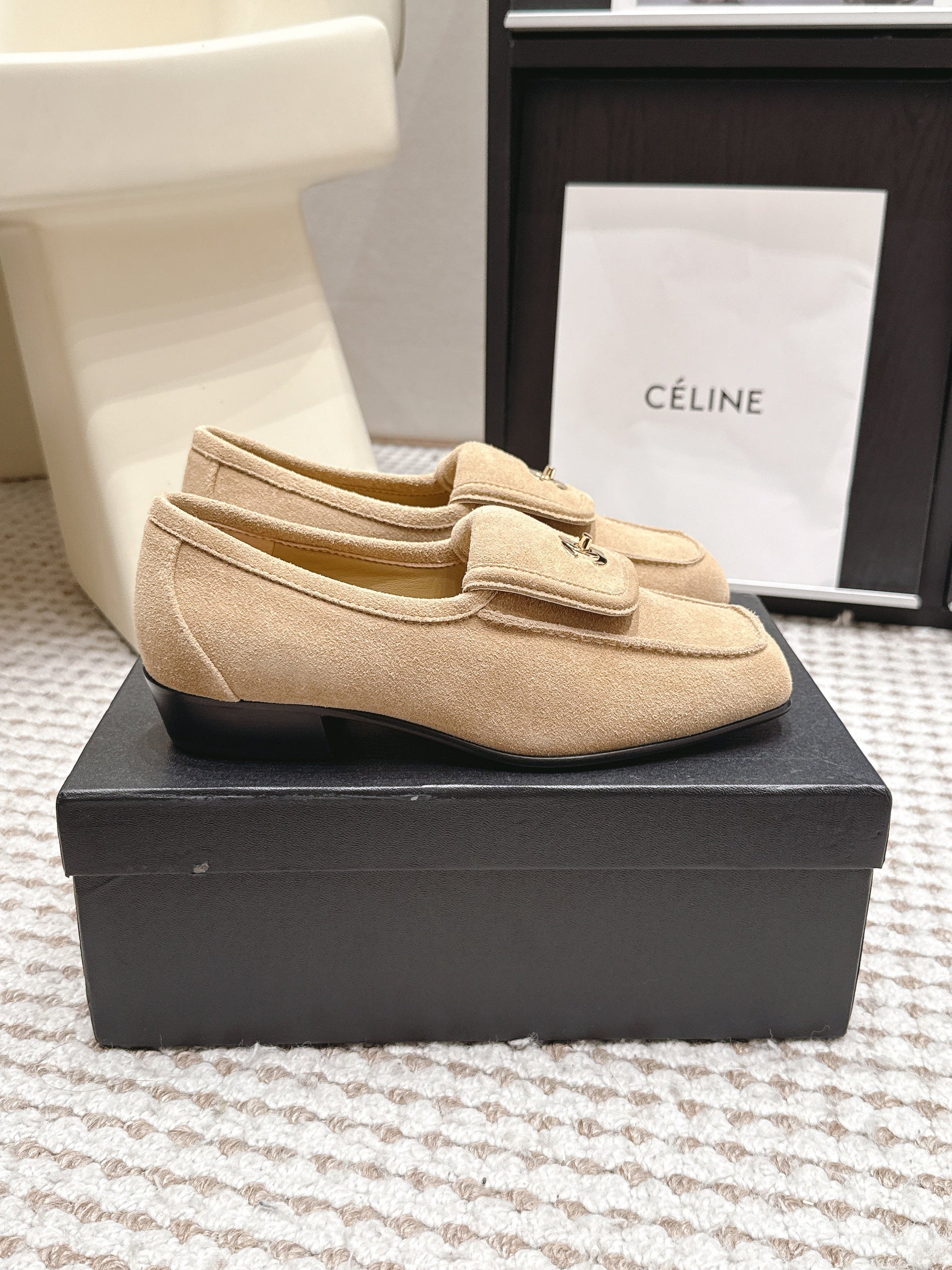 26S LOAFERS IN BEIGE SUEDE WITH GOLD-TONE CC LOGO mysite