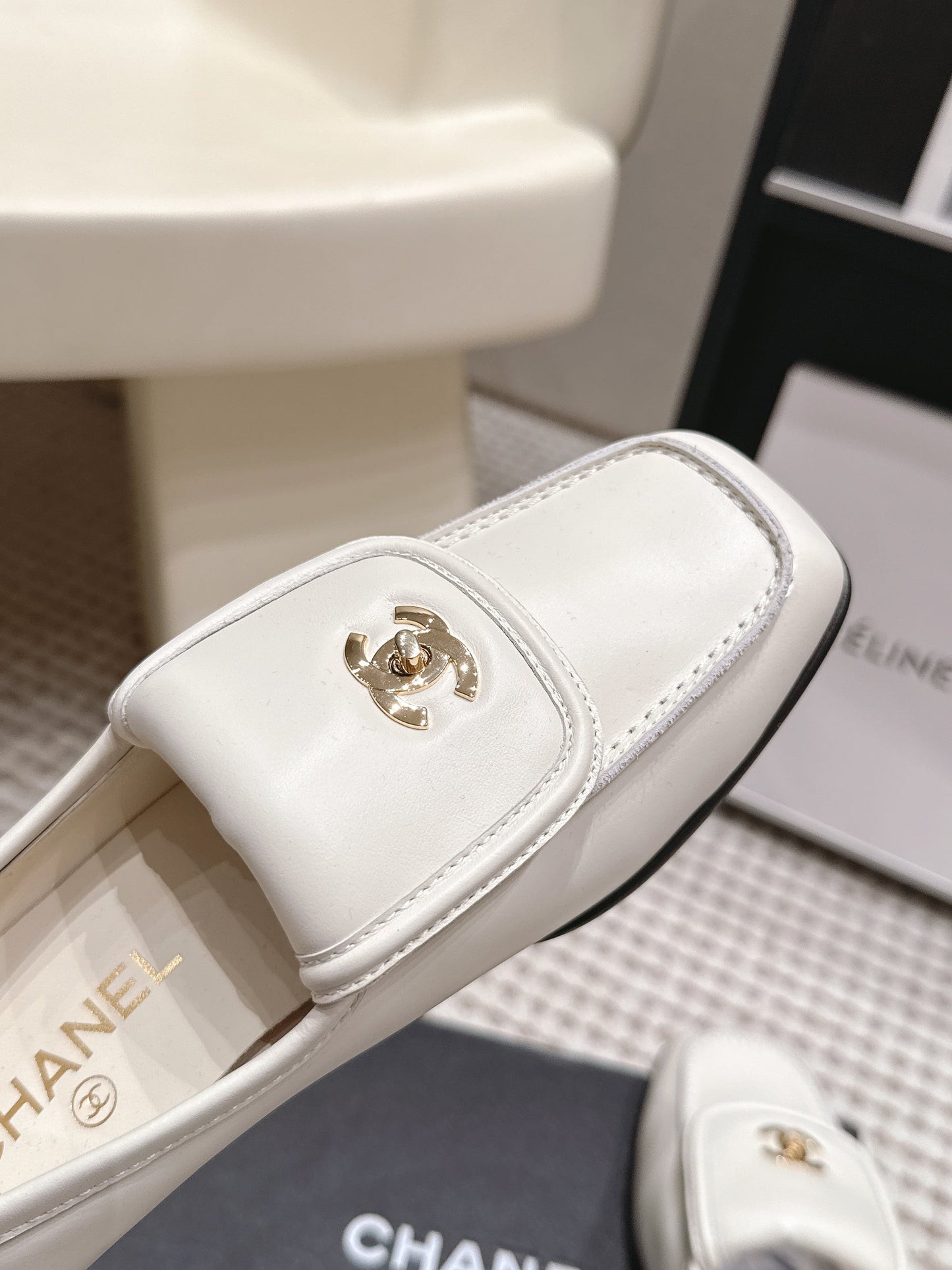 26S LOAFERS IN WHITE CALFSKIN WITH GOLD-TONE CC LOGO mysite