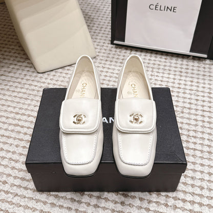 26S LOAFERS IN WHITE CALFSKIN WITH GOLD-TONE CC LOGO mysite
