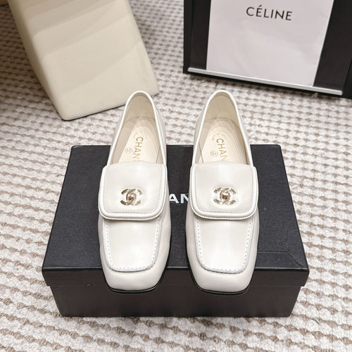 26S LOAFERS IN WHITE CALFSKIN WITH GOLD-TONE CC LOGO mysite