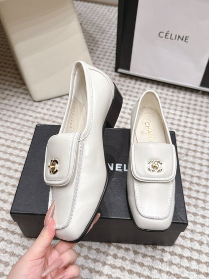 26S LOAFERS IN WHITE CALFSKIN WITH GOLD-TONE CC LOGO mysite