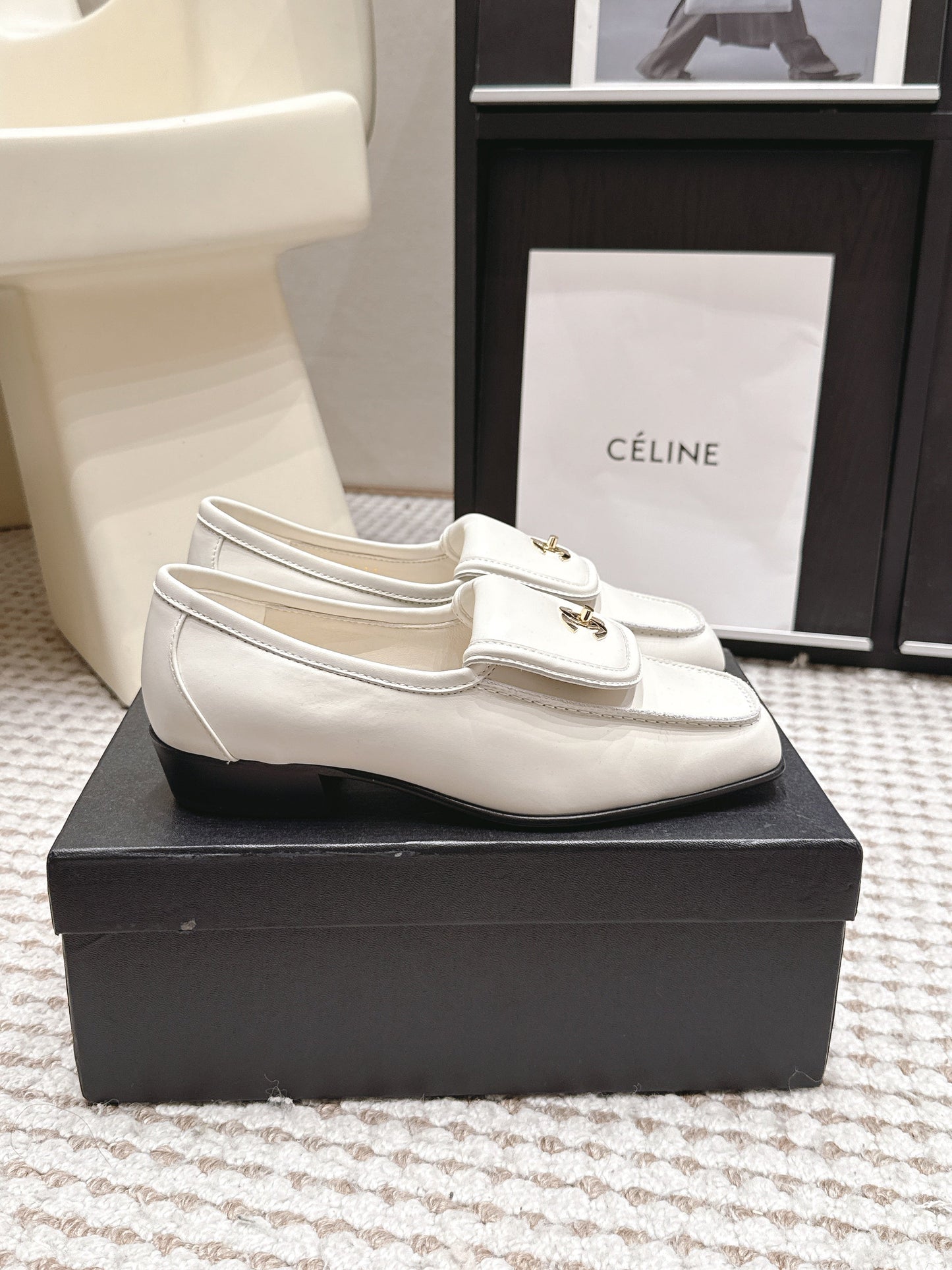 26S LOAFERS IN WHITE CALFSKIN WITH GOLD-TONE CC LOGO mysite