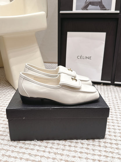 26S LOAFERS IN WHITE CALFSKIN WITH GOLD-TONE CC LOGO mysite