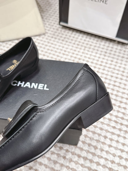 26S LOAFERS IN BLACK CALFSKIN WITH GOLD-TONE CC LOGO mysite