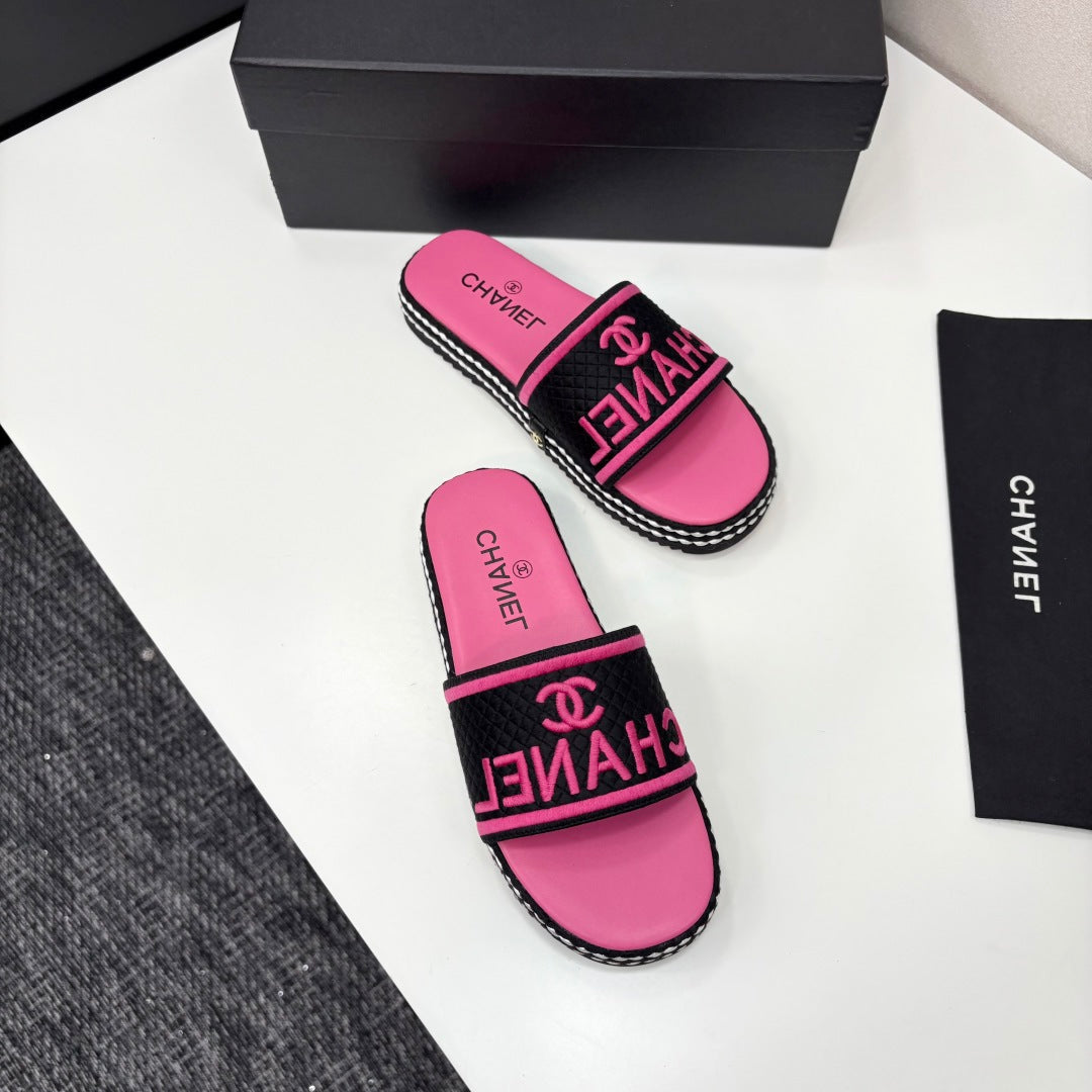 CC SLIDE SANDALS 25S IN PINK FABRIC AND CALFSKIN mysite