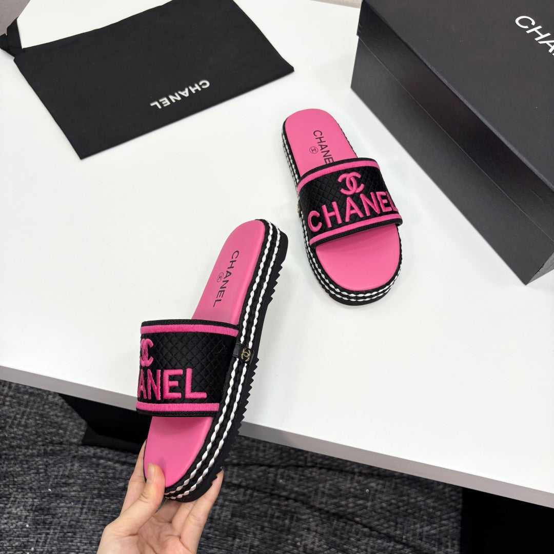 CC SLIDE SANDALS 25S IN PINK FABRIC AND CALFSKIN mysite