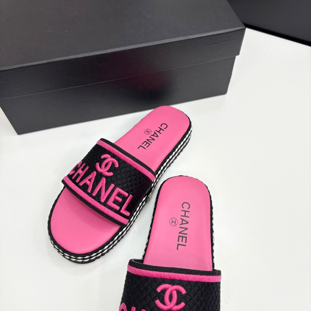 CC SLIDE SANDALS 25S IN PINK FABRIC AND CALFSKIN mysite