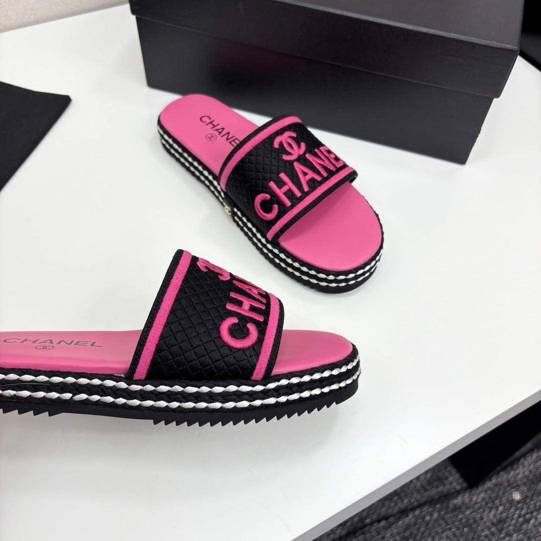 CC SLIDE SANDALS 25S IN PINK FABRIC AND CALFSKIN mysite