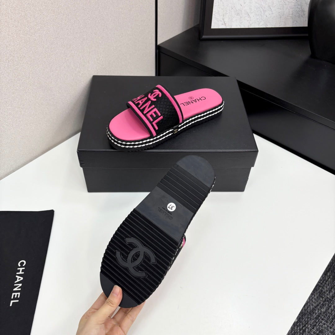 CC SLIDE SANDALS 25S IN PINK FABRIC AND CALFSKIN mysite