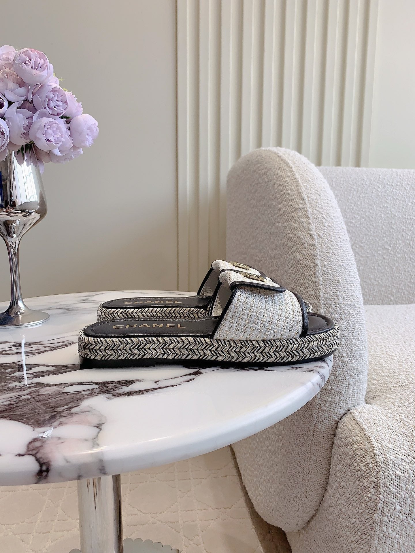 PLATFORM SLIPPERS IN WHITE WOOL AND BLACK LAMBSKIN mysite
