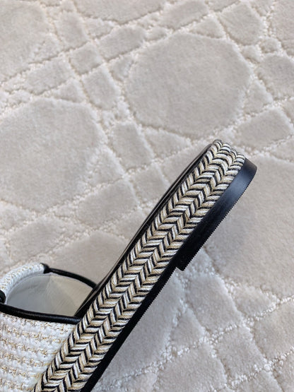 PLATFORM SLIPPERS IN WHITE WOOL AND BLACK LAMBSKIN mysite