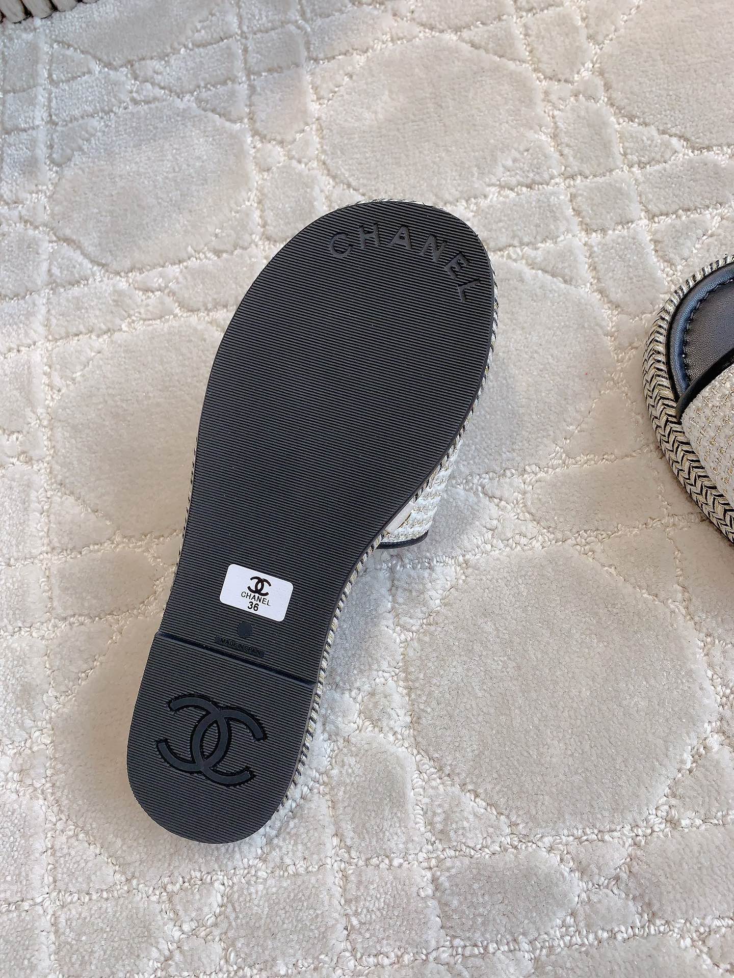 PLATFORM SLIPPERS IN WHITE WOOL AND BLACK LAMBSKIN mysite