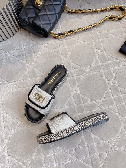 PLATFORM SLIPPERS IN WHITE WOOL AND BLACK LAMBSKIN mysite