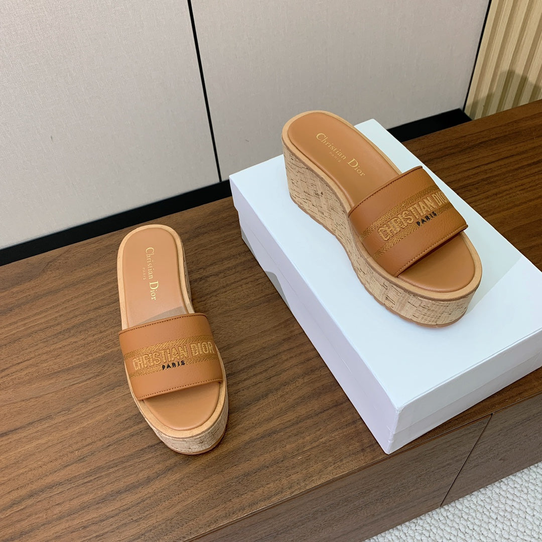DIOR 25S DWAY WEDGE SLIDE 90 MM IN LIGHT BROWN CALFSKIN mysite