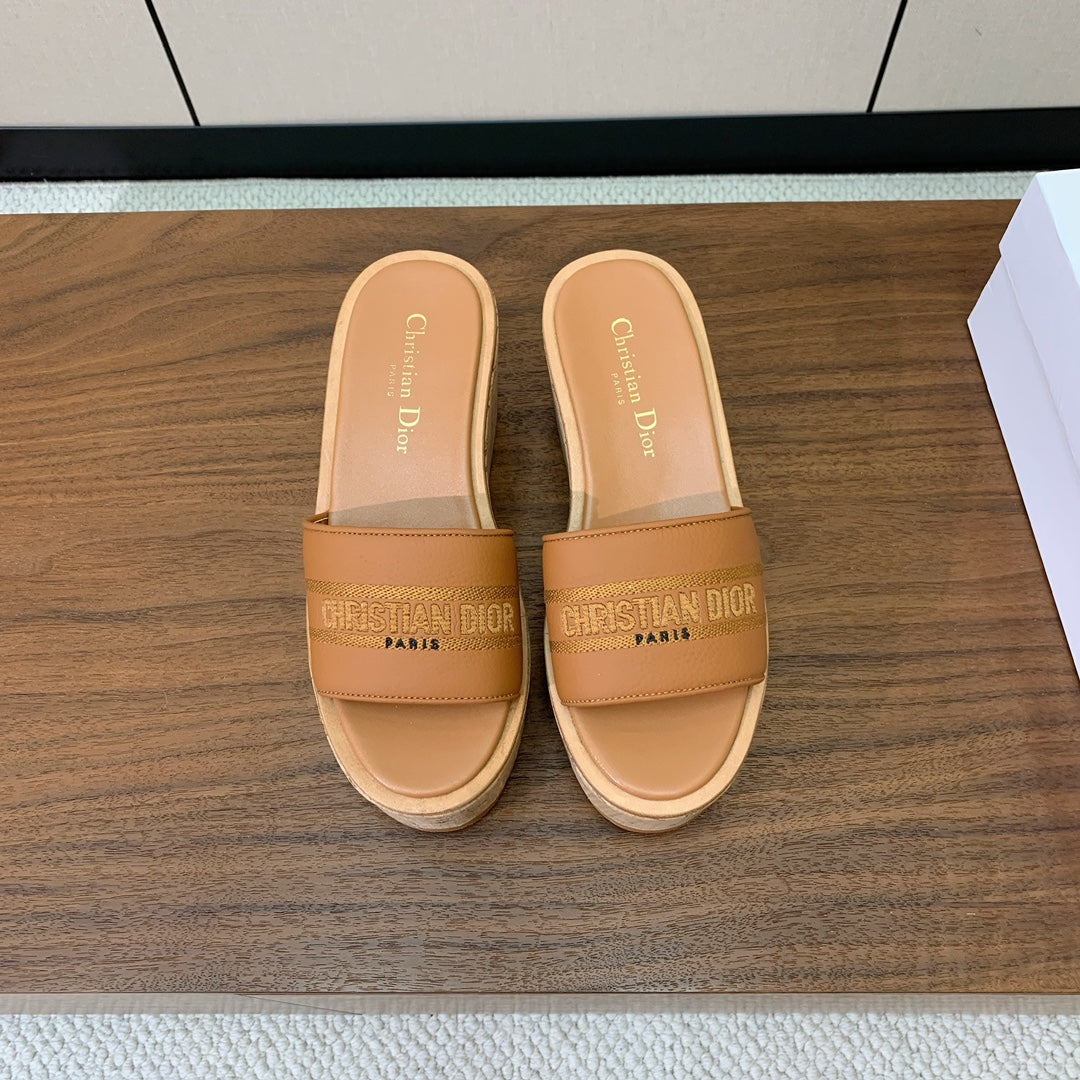 DIOR 25S DWAY WEDGE SLIDE 90 MM IN LIGHT BROWN CALFSKIN mysite