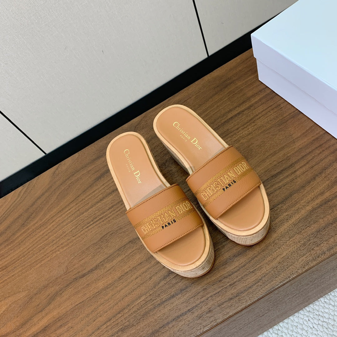 DIOR 25S DWAY WEDGE SLIDE 90 MM IN LIGHT BROWN CALFSKIN mysite