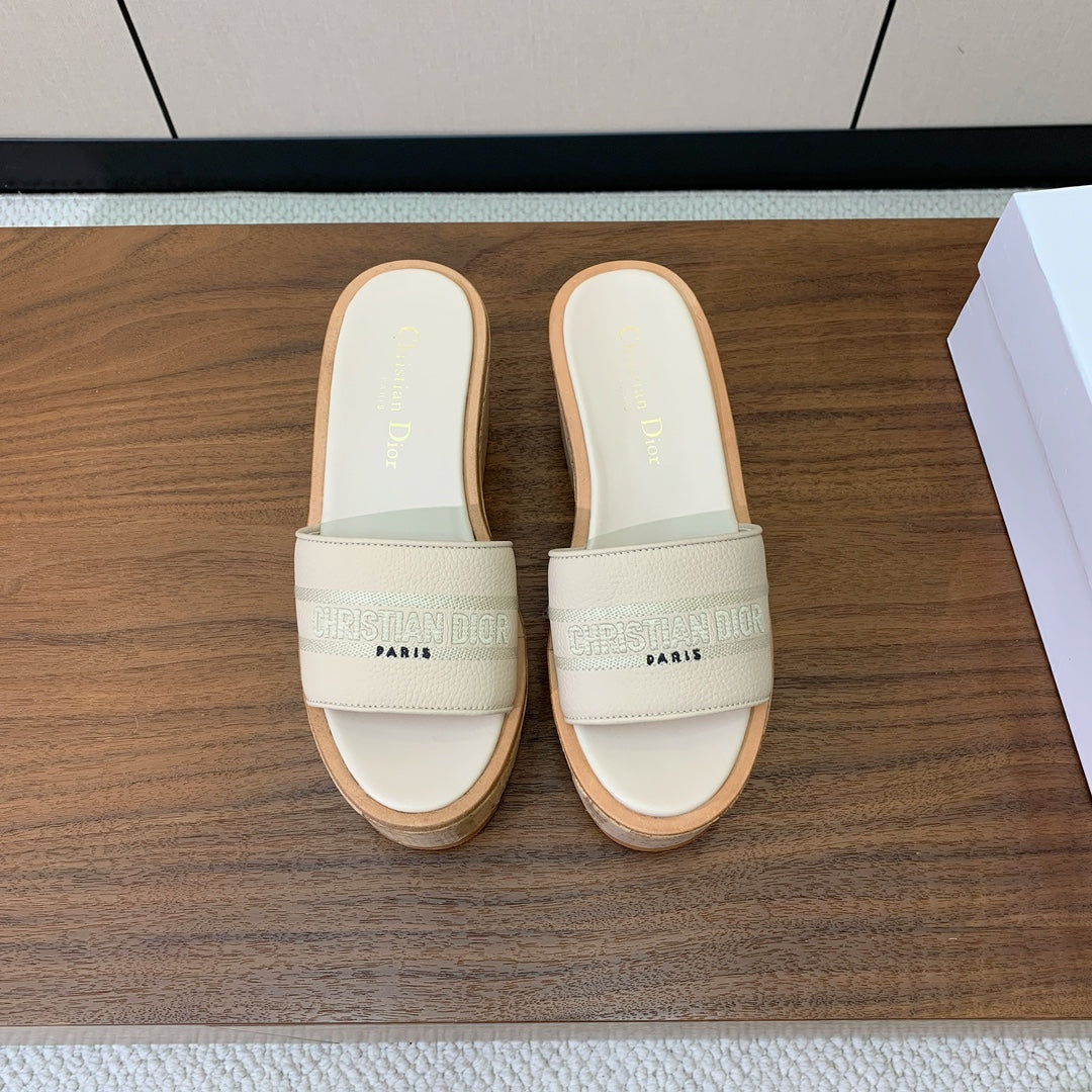 DIOR 25S DWAY WEDGE SLIDE 90 MM IN CREAM WHITE CALFSKIN mysite