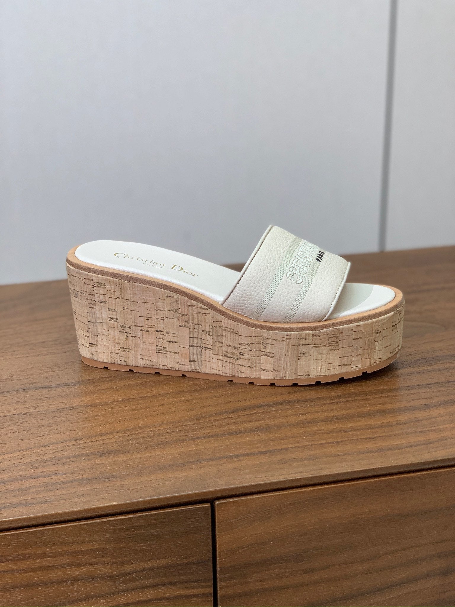 DIOR 25S DWAY WEDGE SLIDE 90 MM IN CREAM WHITE CALFSKIN mysite