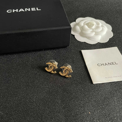 CHANEL 26S CHANEL CC LOGO WOVEN METAL STUD EARRINGS IN GOLD METAL 633305 mysite
