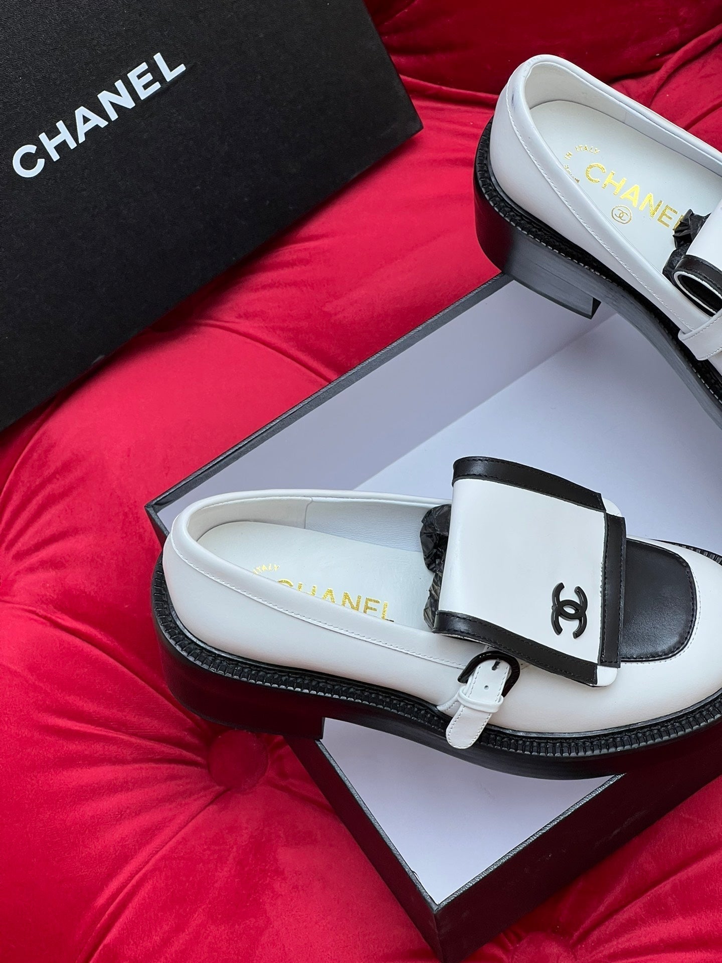 CC MOCCASIN LOAFER IN WHITE MIX BLACK LAMBSKIN mysite