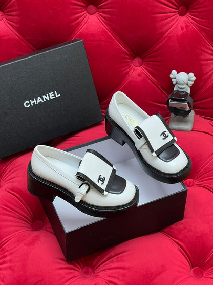 CC MOCCASIN LOAFER IN WHITE MIX BLACK LAMBSKIN mysite